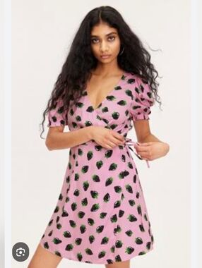 Monki Wrap Dress Strawberry NWT Medium Viscose
